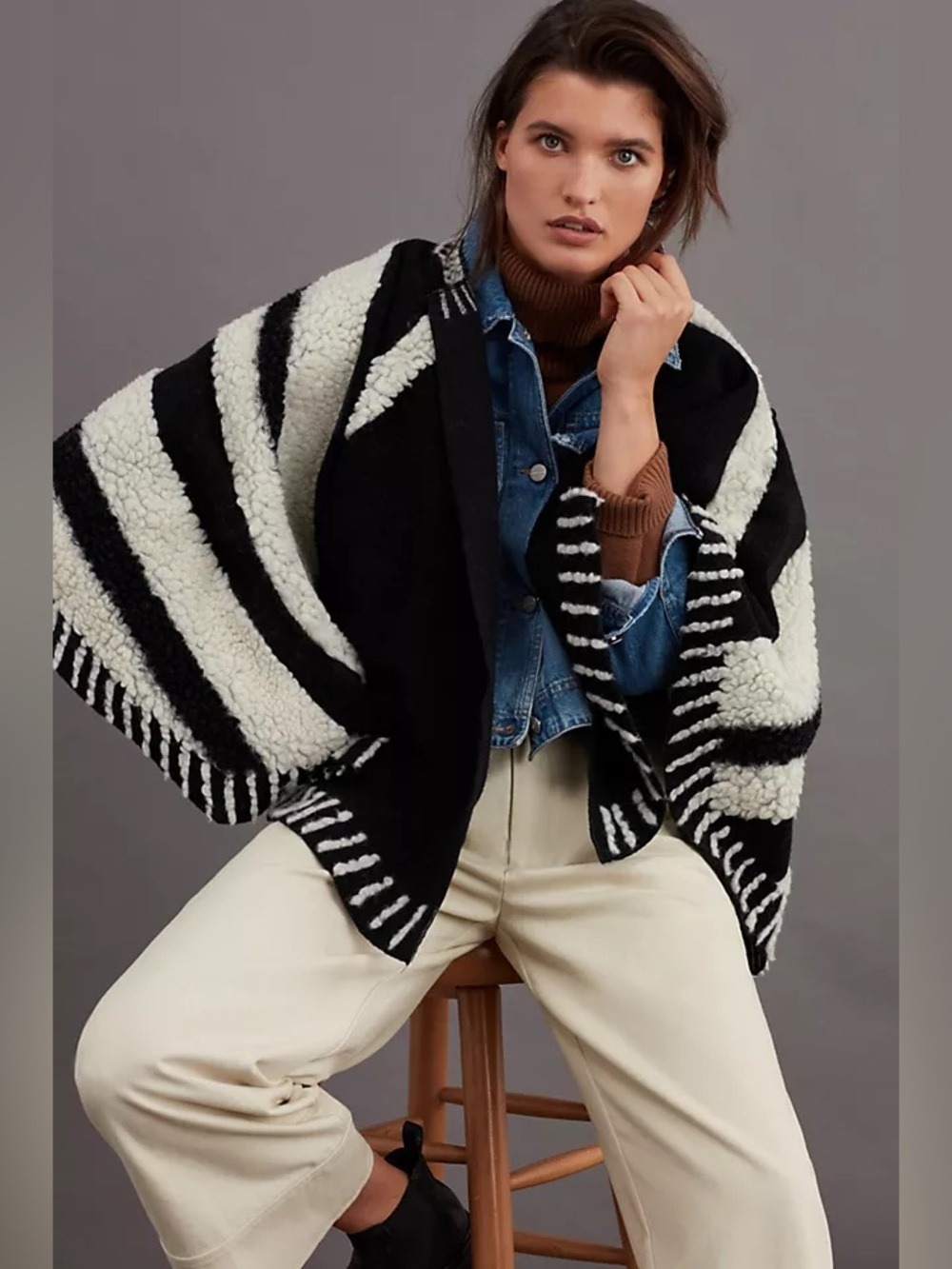 Anthropologie Maeve Dusk and Dawn Capelet in Black and Cream Fleece - One Size